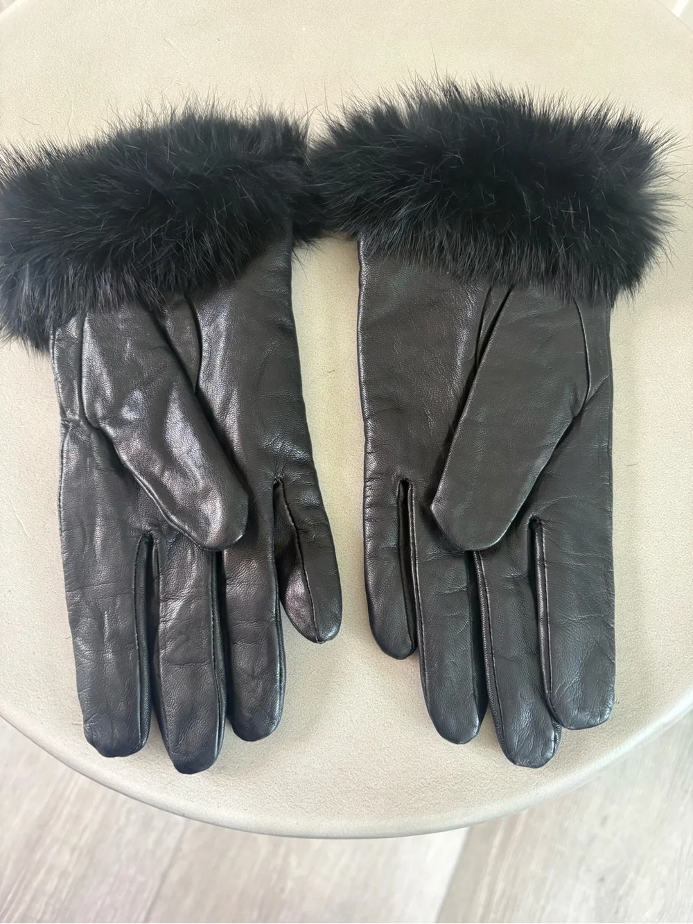 Preview International | Leather and Rabbit Fur Gloves | OS | VGC
